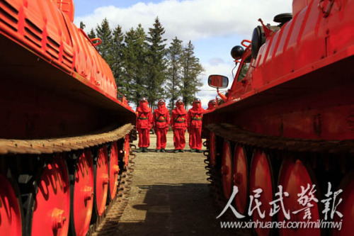 �ٱ��ڿ�ǰ�v�����M(j��n)�����(du��)���DƬ��Դ�������侯��(b��o)