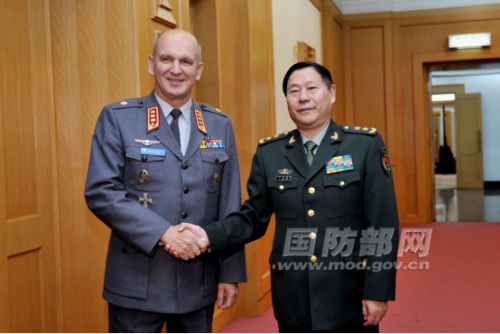 �ݽ����c���m����������(w��)�ؕ��e�Е�(hu��)Մ