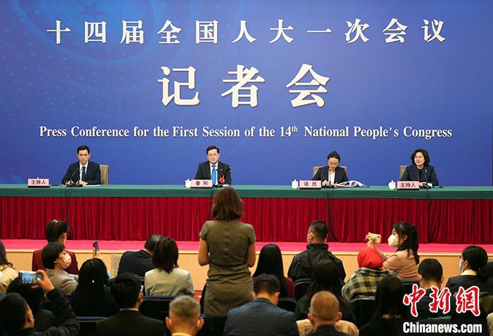 外交部長秦剛就中國外交政策和對(duì)外關(guān)系回答中外記者提問