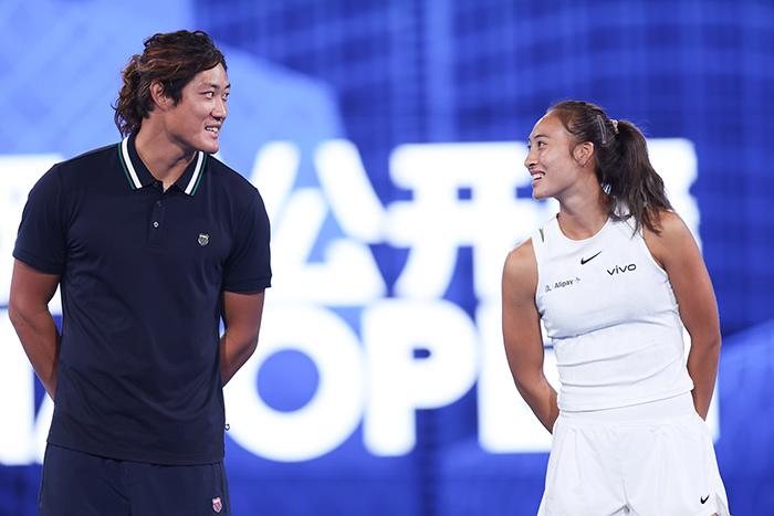 鄭欽文、張之臻現(xiàn)身中網(wǎng)開(kāi)幕式