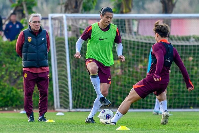 中國(guó)國(guó)家男子足球隊(duì)在?？诩?xùn)