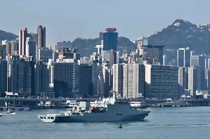 海軍戚繼光艦、沂蒙山艦抵達(dá)香港