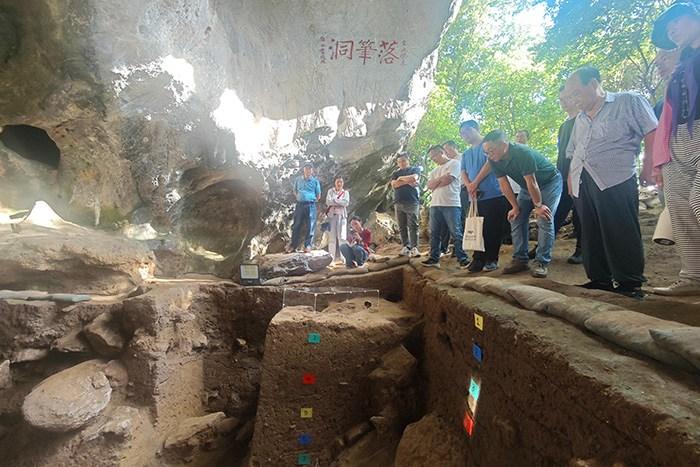 三亞落筆洞遺址新發(fā)現(xiàn)一處舊石器時(shí)代墓葬