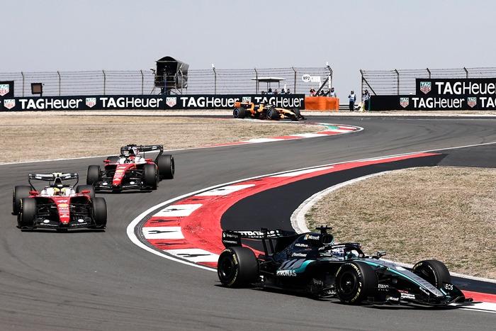 F1中國(guó)大獎(jiǎng)賽沖刺賽：拉塞爾奪冠