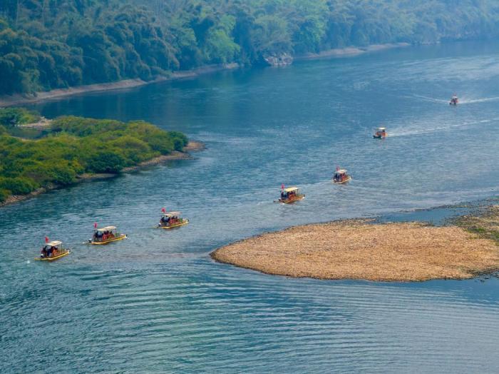 廣西陽(yáng)朔：春日漓江畫中游