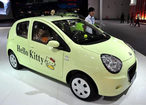 售價(jià)3.98萬(wàn)元 熊貓1.0L成都車(chē)展亮相