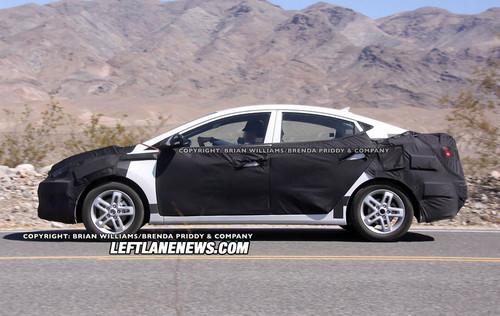 內部配置豐富 全新現(xiàn)代伊蘭特諜照再曝