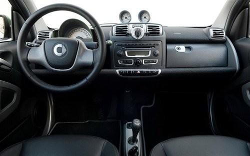 節(jié)能環(huán)保先鋒 試駕2011款電動版smart