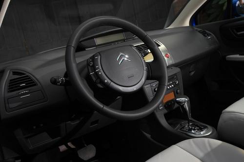 試駕雪鐵龍C4 VTS轎跑車(chē)