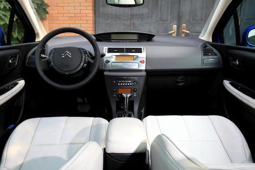 試駕雪鐵龍C4 VTS轎跑車(chē)