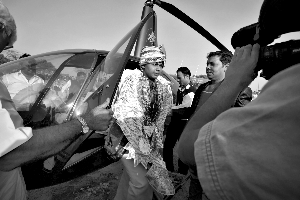 2��18����ӡ���µ���ǽ����r(n��ng)�����ɿ��Ƞ�����ӭ�H��ֱ���C(j��)�������������ϒ������nƱ���ɵĻ��h(hu��n)��