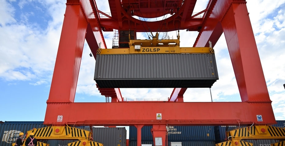 蓬勃十年：貿(mào)易暢通連萬里，鋪就繁榮“高速路”