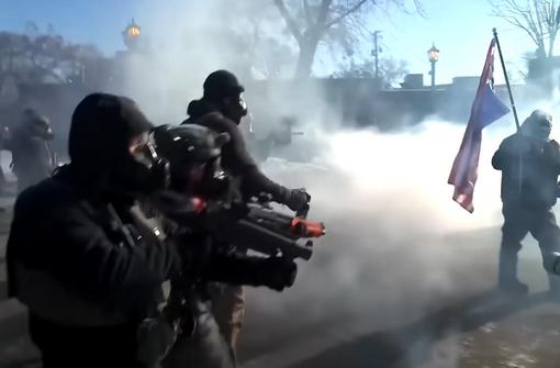 最危險的對峙在逼近，美國社會“泄壓閥”走到失效邊緣