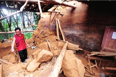 云南彝良災(zāi)區(qū)長(zhǎng)期貧困:部分兒童沒(méi)吃過(guò)方便面