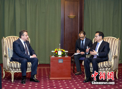 李克強(qiáng)感謝希臘3年前幫助中國從利比亞撤僑