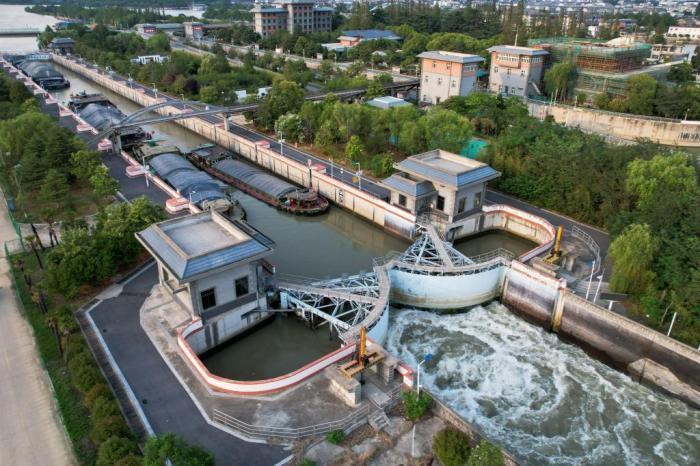 京杭運河揚州段：千年水道經(jīng)久不衰
