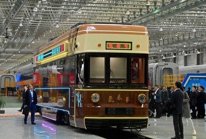 中國(guó)首列氫能文旅列車(chē)“氫春號(hào)”在長(zhǎng)春下線(xiàn)